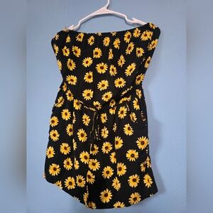 New Look Black Sunflower Strapless Romper Large